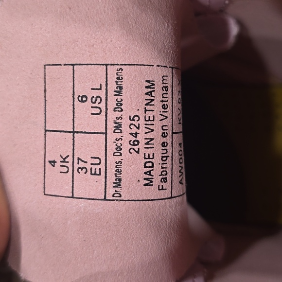 Dr. Martens Lamper Pale Pink Paten Boots Sz 6 NEW - Picture 9 of 9